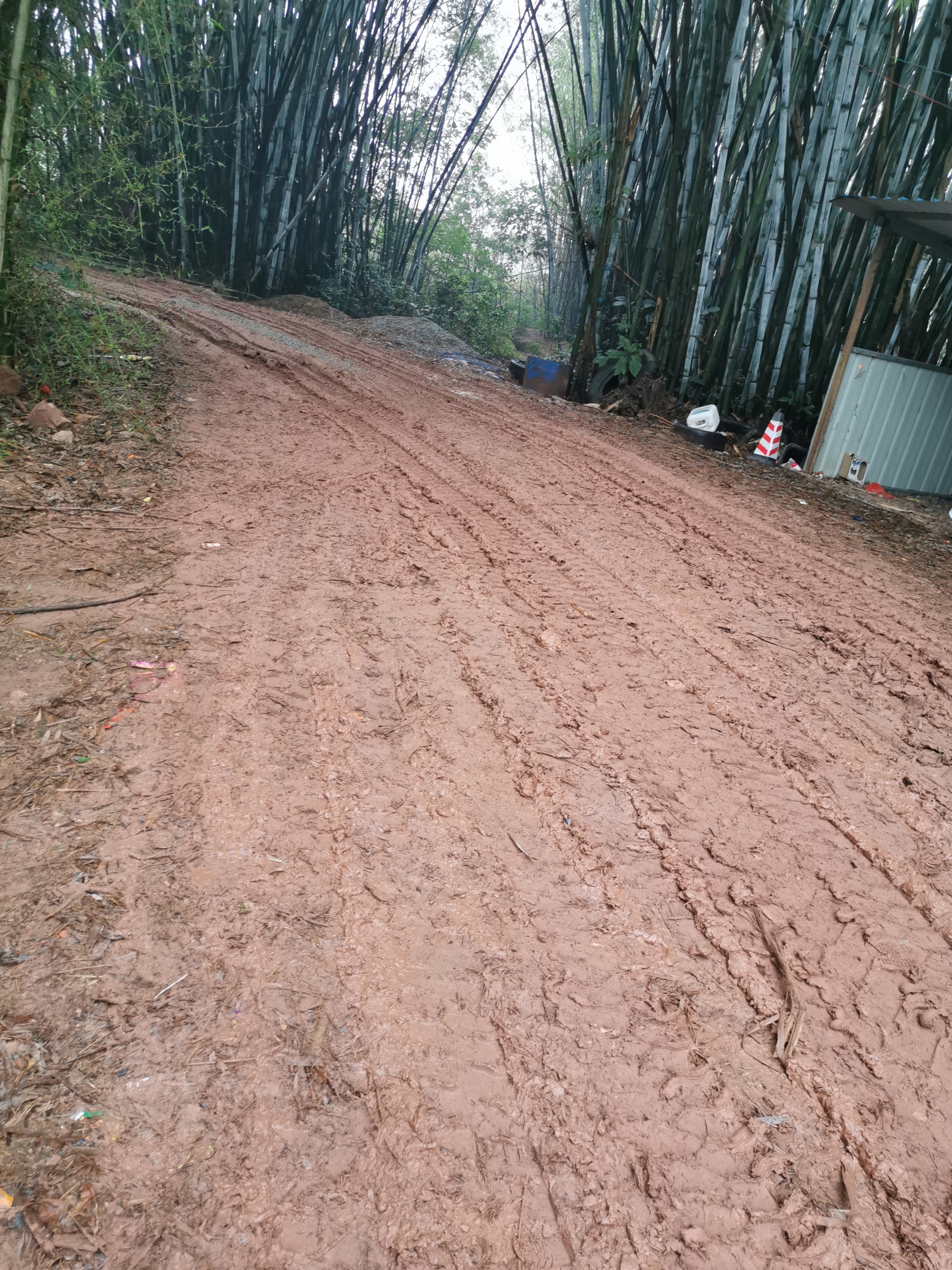 村村通水泥路,我们这通了都是水泥