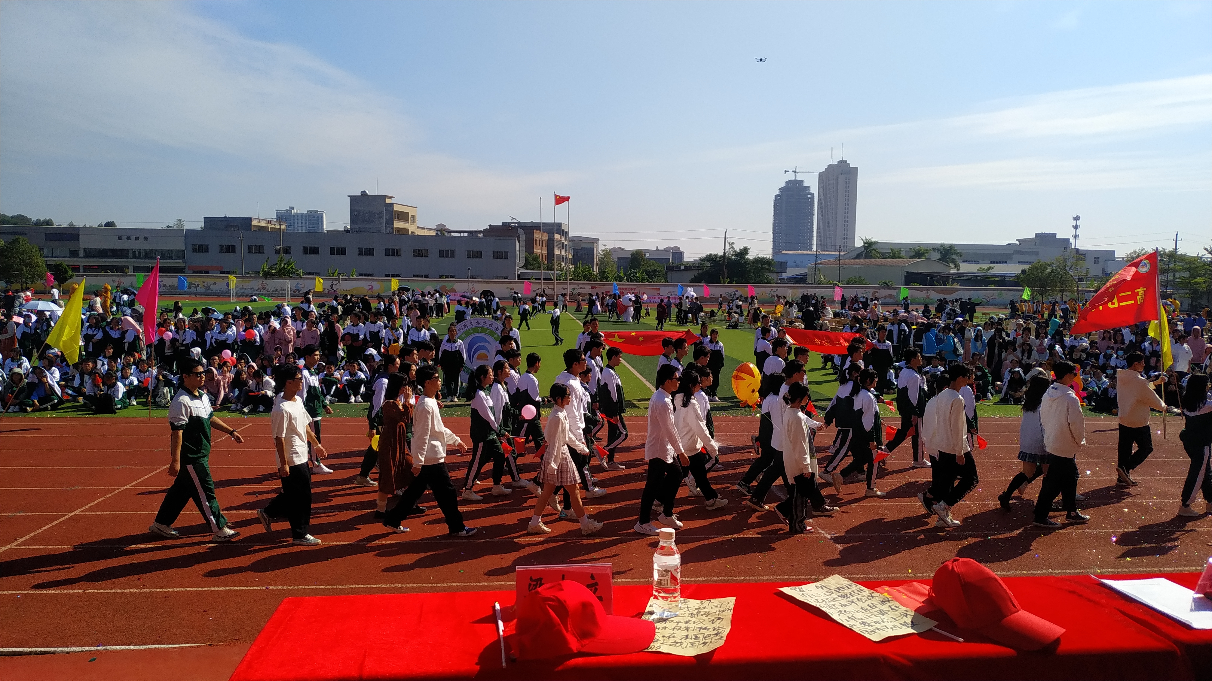 钦州市第三中学高中部的校运会好热闹学生展现青春活力